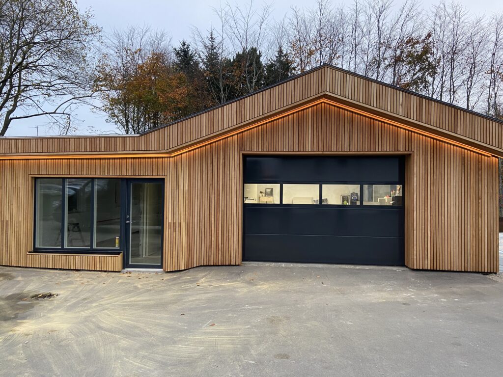 Listebeklædning af garage